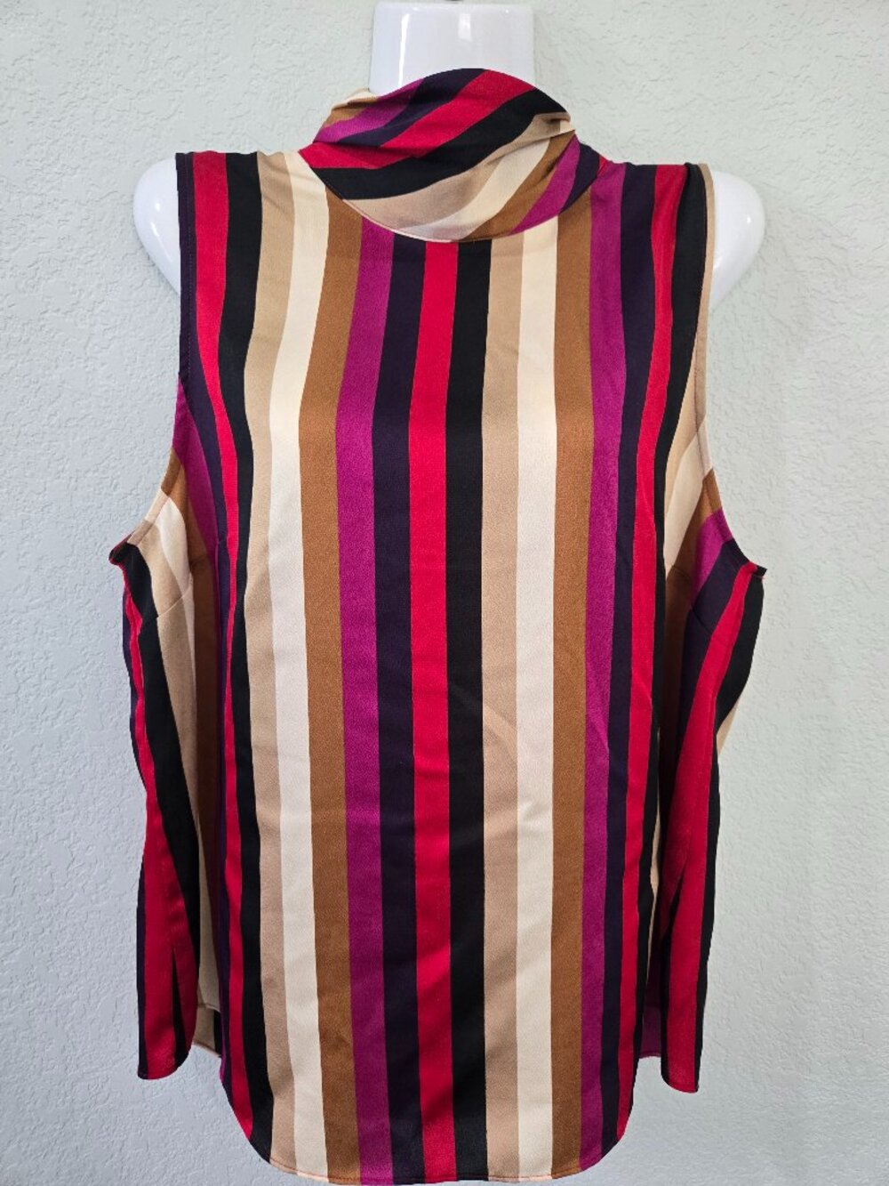 Vince Camuto Multicolor Striped Sleeveless Blouse – Size L